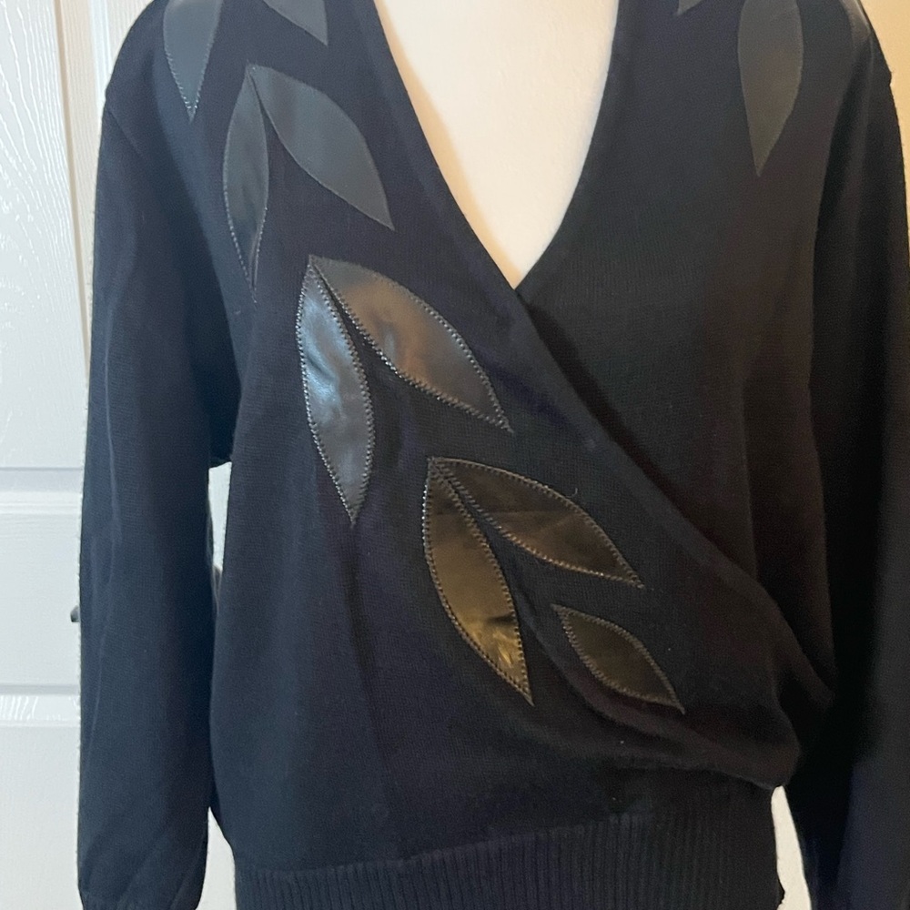Vintage Jalev Black Wrap Sweater Faux Leather Leaf Appliqué Statement Top - Picture 1 of 4
